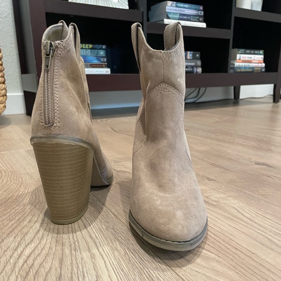 🐴✨ Target Merona Cowgirl Heels - 9 1/2 ✨🐴 - Picture 3 of 7